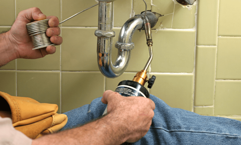 10 Signs You Need A Plumbing Professional
